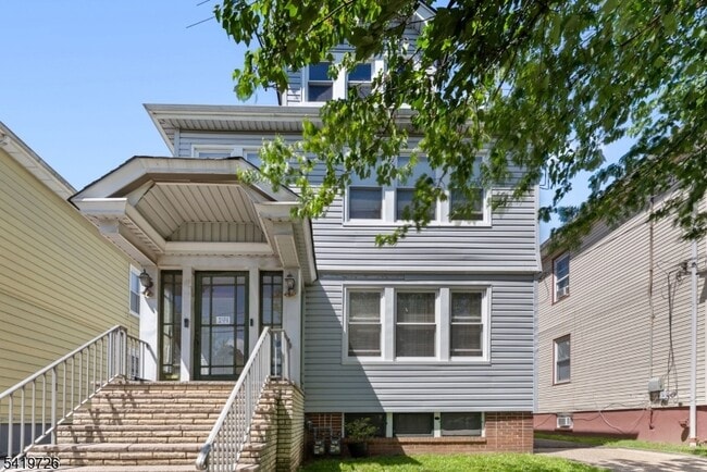 Building Photo - 144 Bellevue St Unit 1