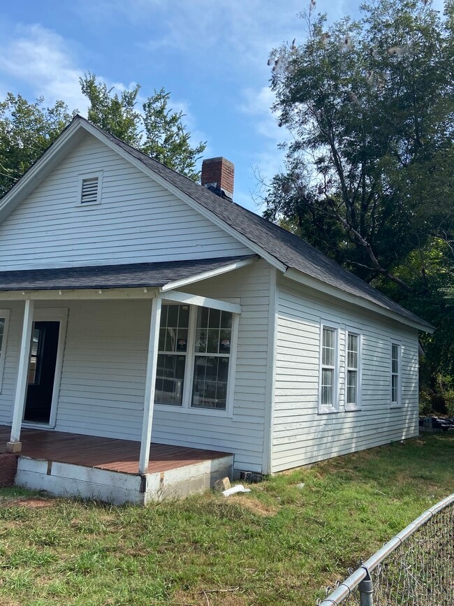 Photo - 114 N Missouri St