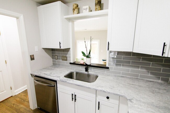 Photo - 510 N Poplar St