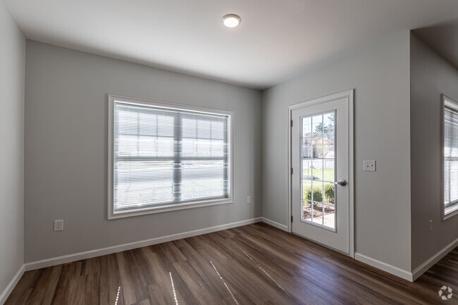 2BR, 2BA - Dining Area