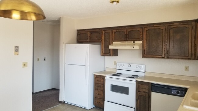 Photo - 2 Bed, 1 & 1/2 Bath, 1 Car Garage Duplex off of Patterson!!!!