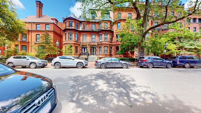 Photo - 277 Marlborough St