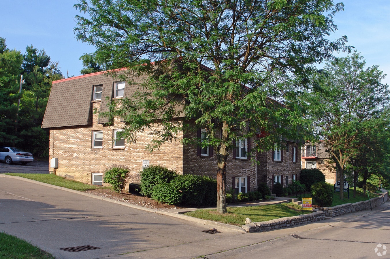 Kent Apartments - Kent Apartments