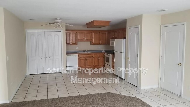 Photo - 315 Creekside Ct