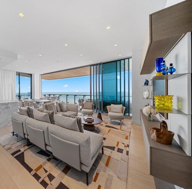 Photo - 5775 Collins Ave Unidad 703