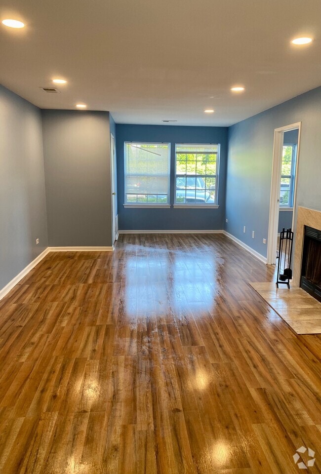 Building Photo - 1362 E Wyndham Cir Unit 101 Rental