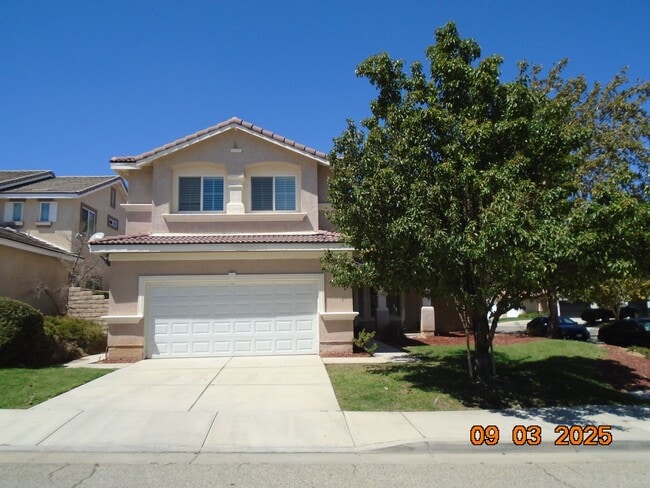 Building Photo - Immaculate 2 Story Within Walking Distance... Rental