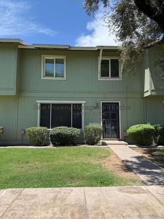 Building Photo - 4709 N 26th Ln