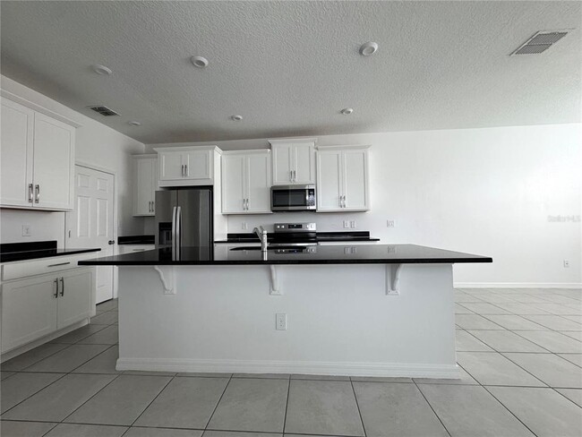 Photo - 8973 Matriarca Aly