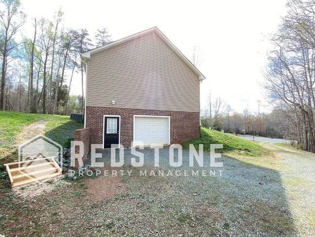 Photo - 3903 Johns Creek Dr