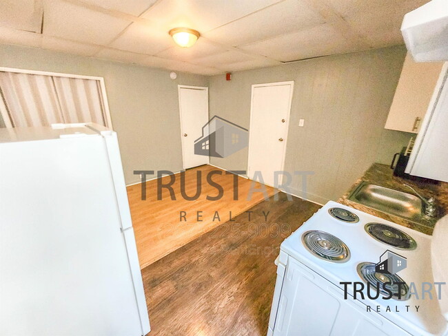 Photo - 1347 Sellers St Unit 1f