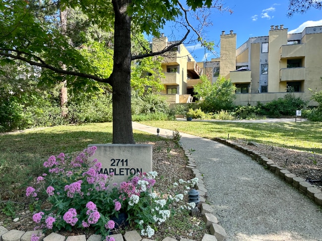 Photo - 2711 Mapleton Ave Apartment