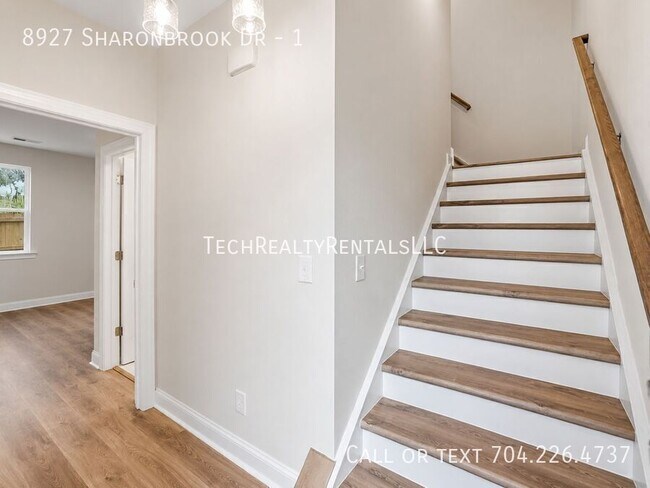 Photo - 8927 Sharonbrook Dr