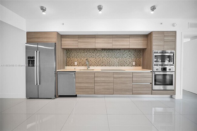 Photo - 6620 Indian Creek Dr Unit 116