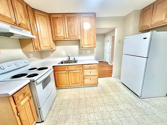 Photo - 6 Commercial Ave