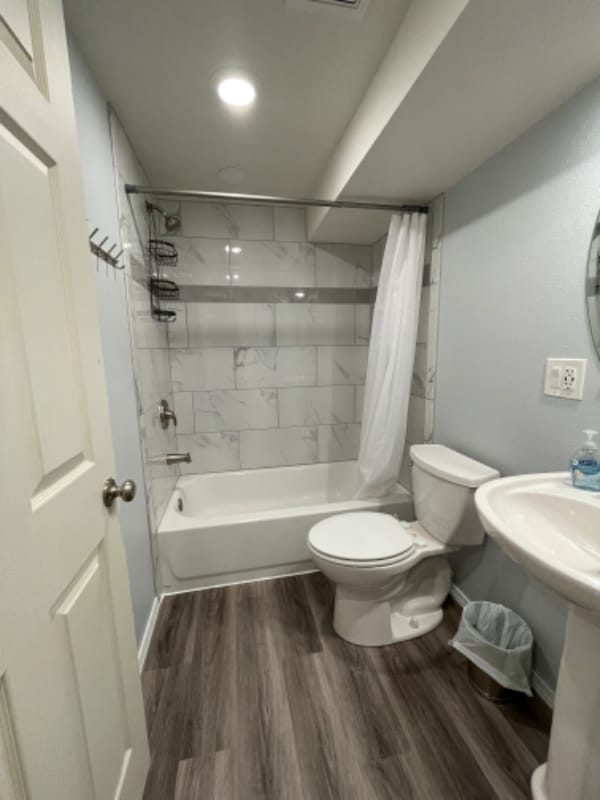 Photo - 250 Medford Dr
