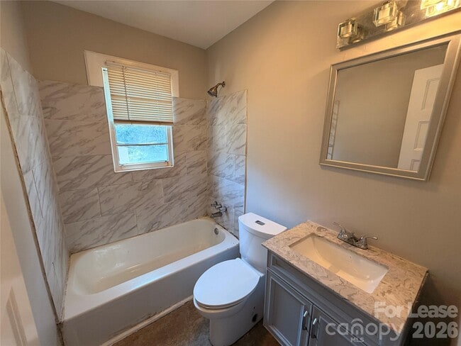 Photo - 825 Rodey Ave