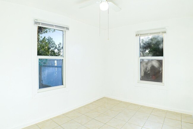 Photo - 3040-3042 Douglas Ave Unit 3042 Douglas Ave