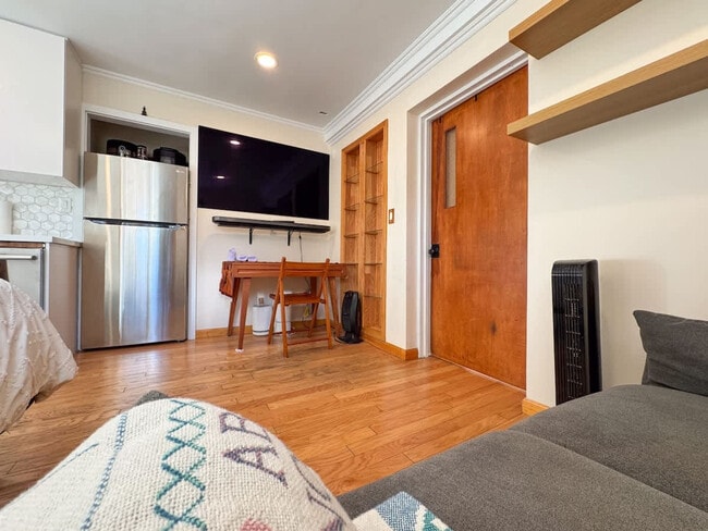 Building Photo - 3148 College Ave