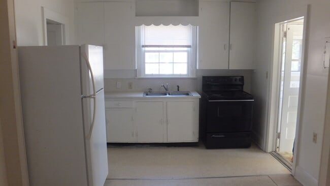 Photo - Two bedroom in great location