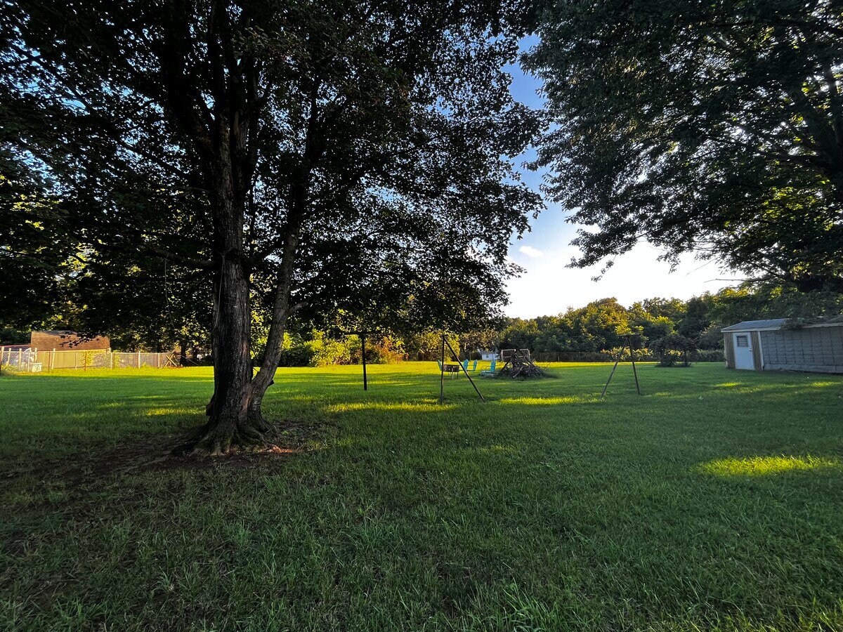 Photo - 127 Cherokee Pl