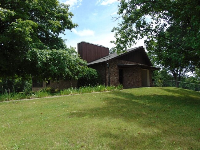 Photo - Amazing 3 Bed 2 Bath Country Home With Fabulous Views!
