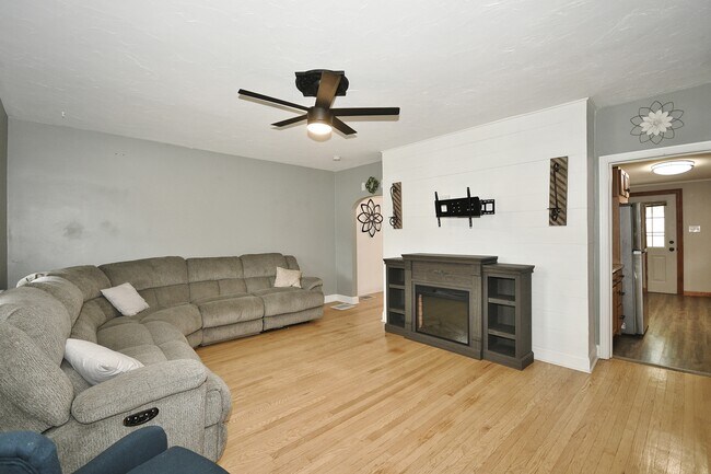 Photo - 3701 Finleyville Elrama Rd