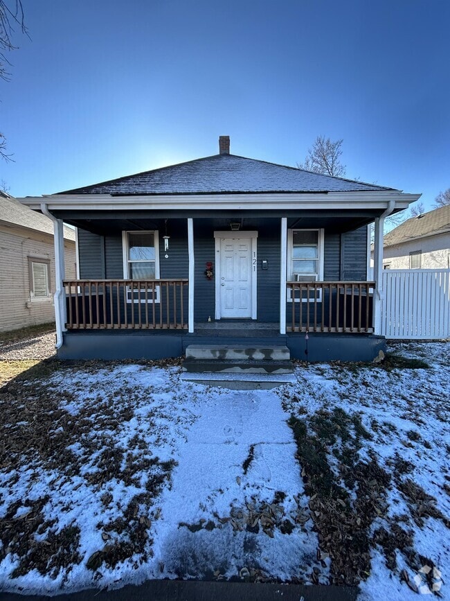 Building Photo - 121 Riverside Ave Rental