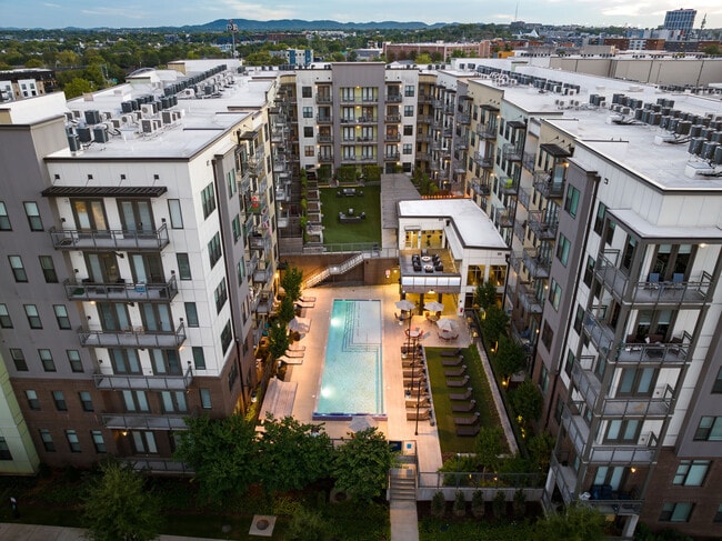 River House (TN) apartments — community photo