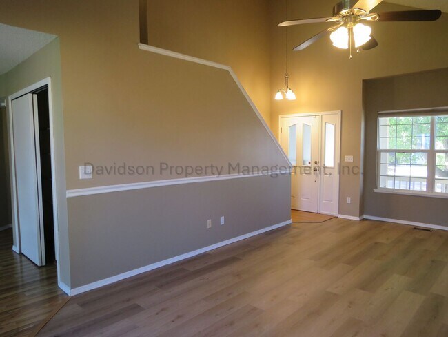 Photo - 3280 Richmond Dr