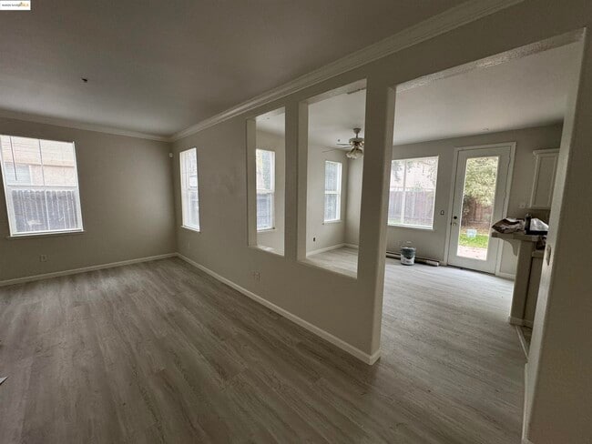 Photo - 68 Lexington Ct