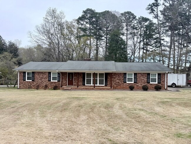 Building Photo - Charming & Convenient Athens Home – Prime Location with Modern Comforts