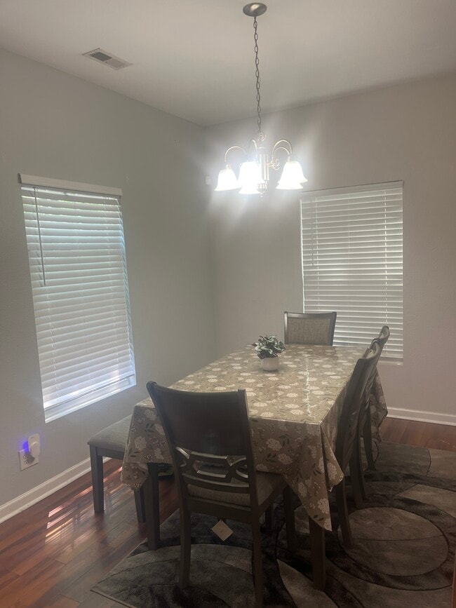 Photo - 2540 Ballentine Blvd