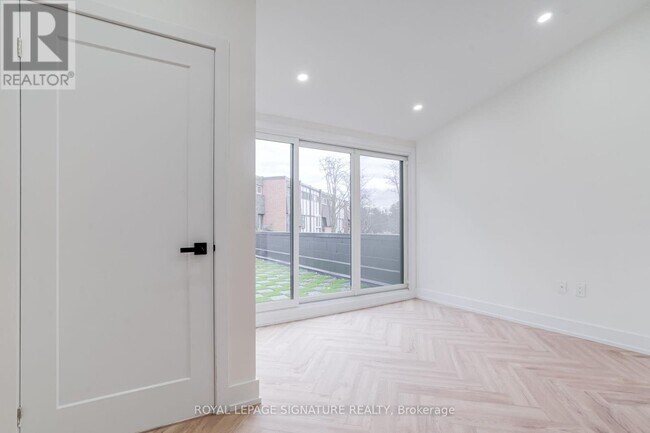 Photo - 861 O'Connor Dr Unit 1
