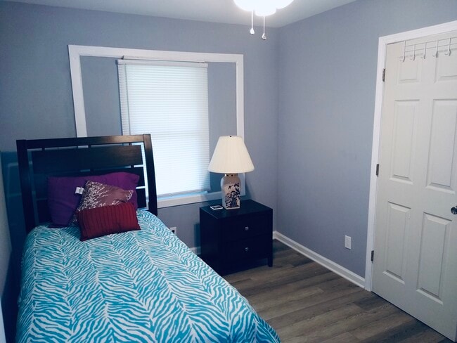 New furniture, large closet and newly renovated in 6/20. - 533 Hinton St