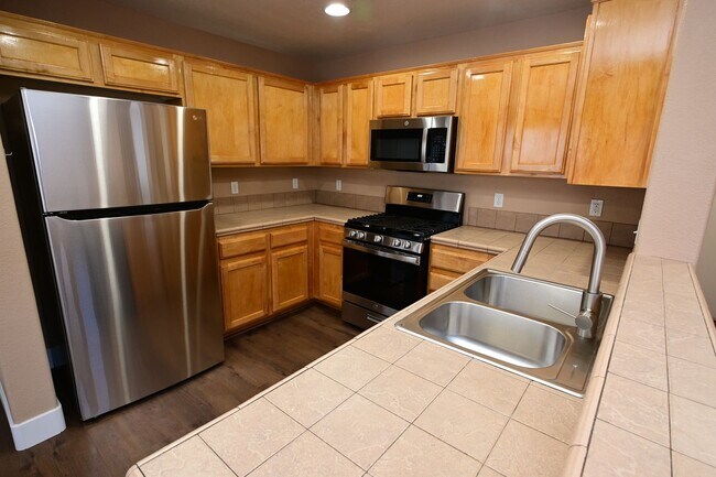 Photo - 10461 Chrisman Ave