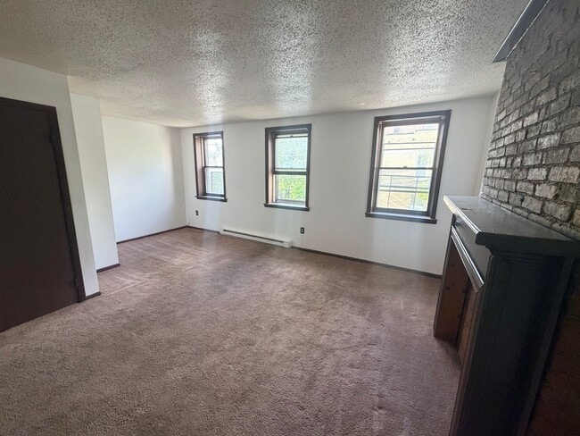 Building Photo - 357 Monroe St Unit Apt 2