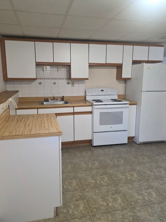 Photo - 190 Copley Dr