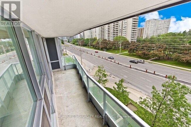 Photo - 1 Elm Dr W Unité 412