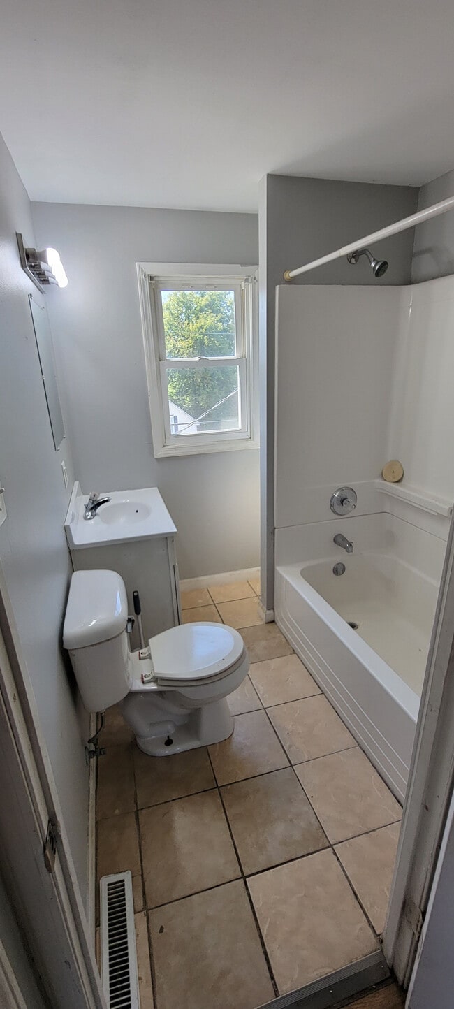 Photo - 1224-1282 W Mullan Ave
