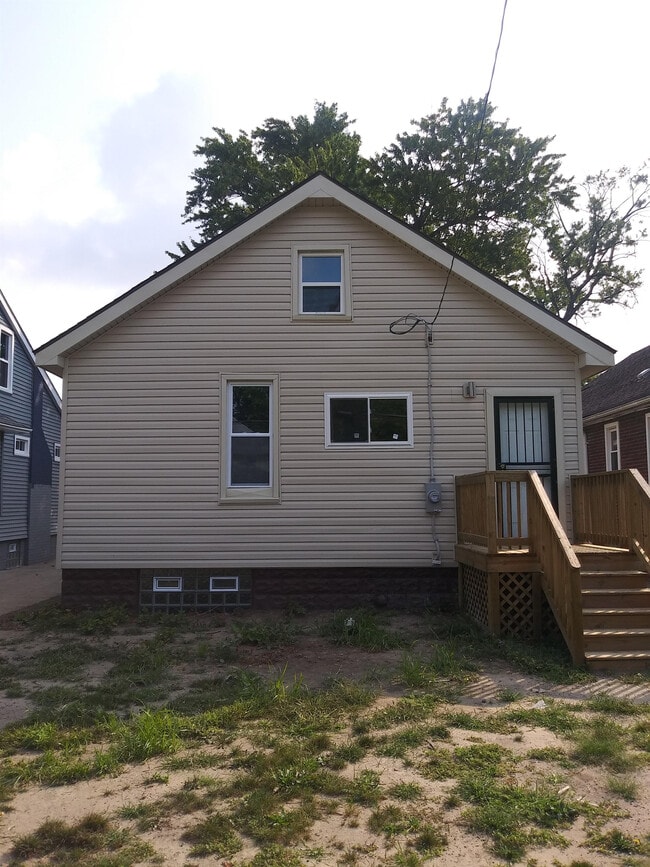 Photo - 3009 Hurlbut St