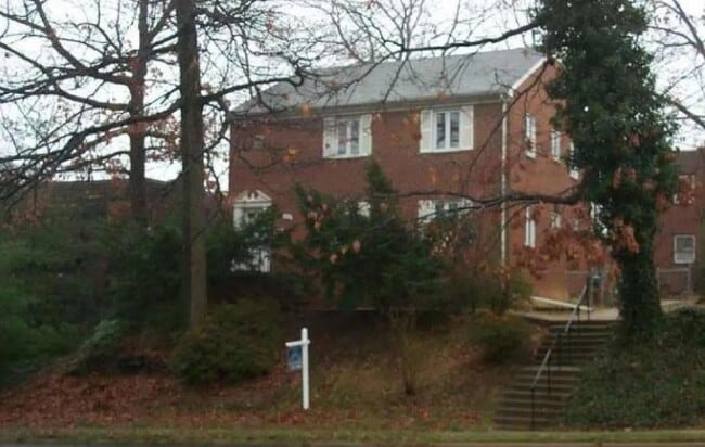 Building Photo - 2514 10th St N Unit B