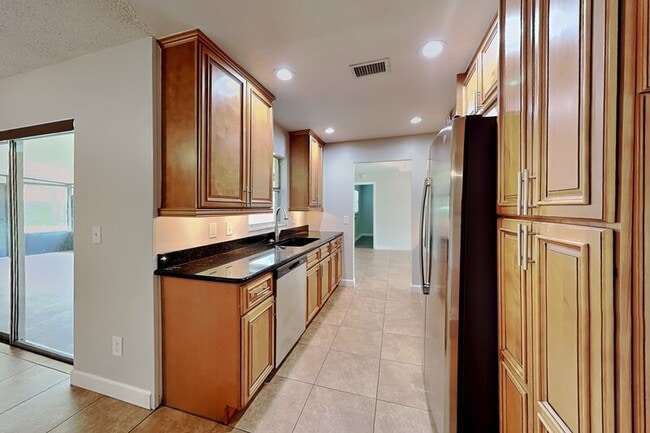 Photo - 1016 Manchester Cir