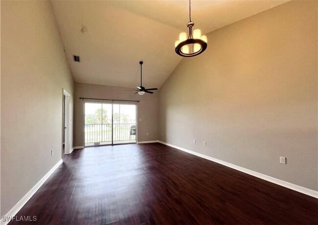 Building Photo - 950 Hancock Creek S Blvd Unit 325