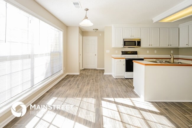 Photo - 1604 Madison Dr