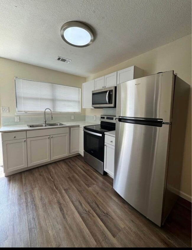 Photo - 405 Westcliff Cir Unit A