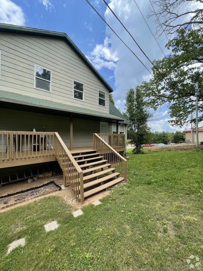 Building Photo - 3 Bedroom Duplex in Ozark! Rental