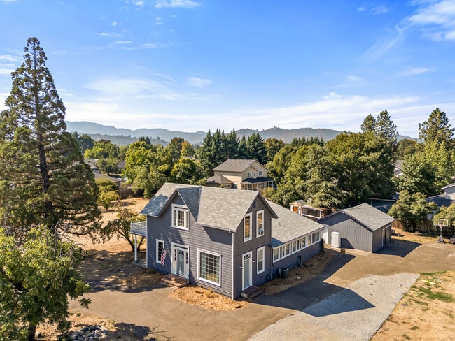 Building Photo - 1007 Garfield St