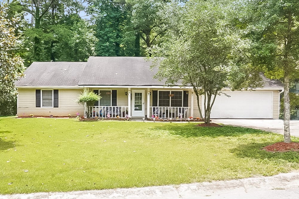 Photo - 897 Raintree Ct SE House