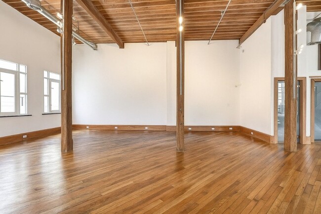 Photo - 161 Mangum St SW Unit 301